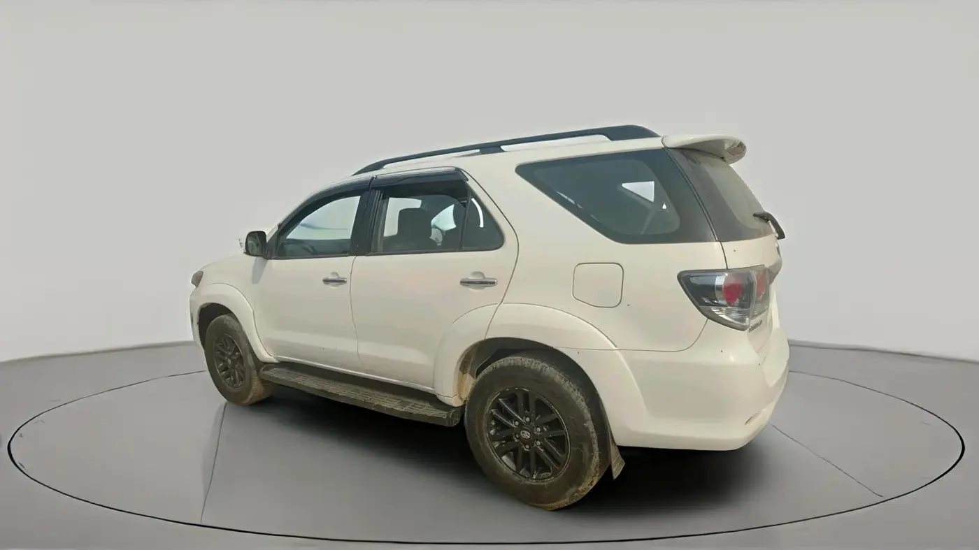 2015 Toyota Fortuner 3.0 4X2 MT, Diesel, Manual, 2,13,553 km, exterior