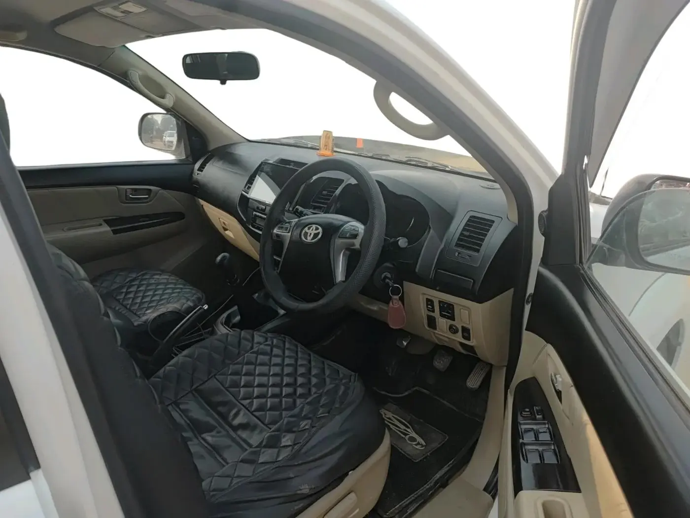 2015 Toyota Fortuner 3.0 4X2 MT, Diesel, Manual, 2,13,553 km, interior