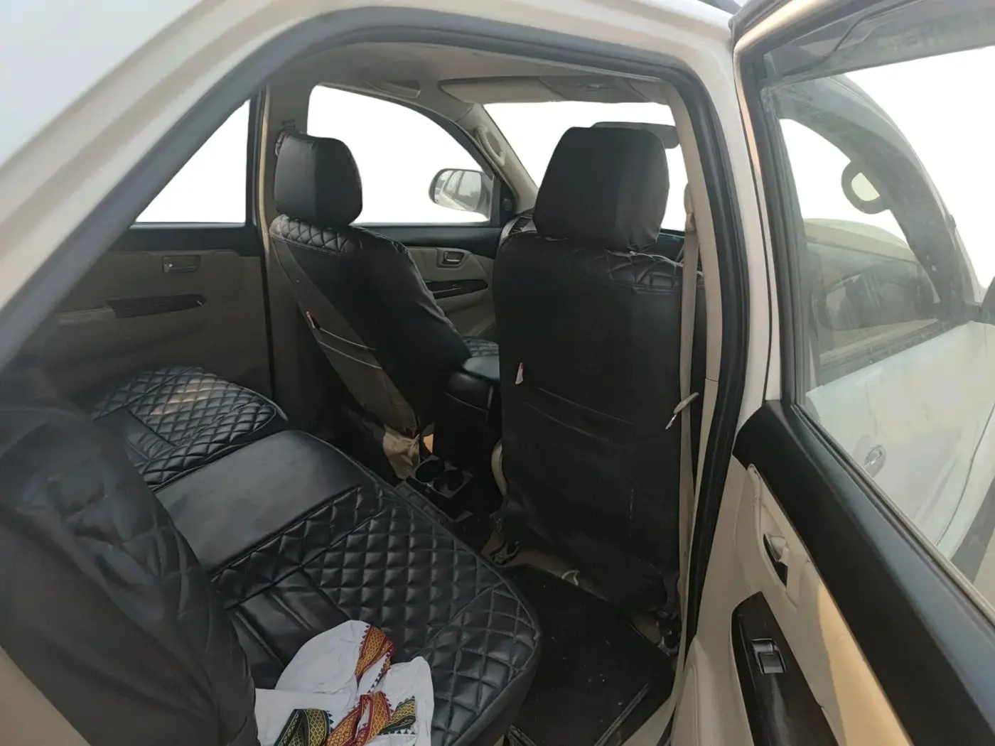 2015 Toyota Fortuner 3.0 4X2 MT, Diesel, Manual, 2,13,553 km, interior