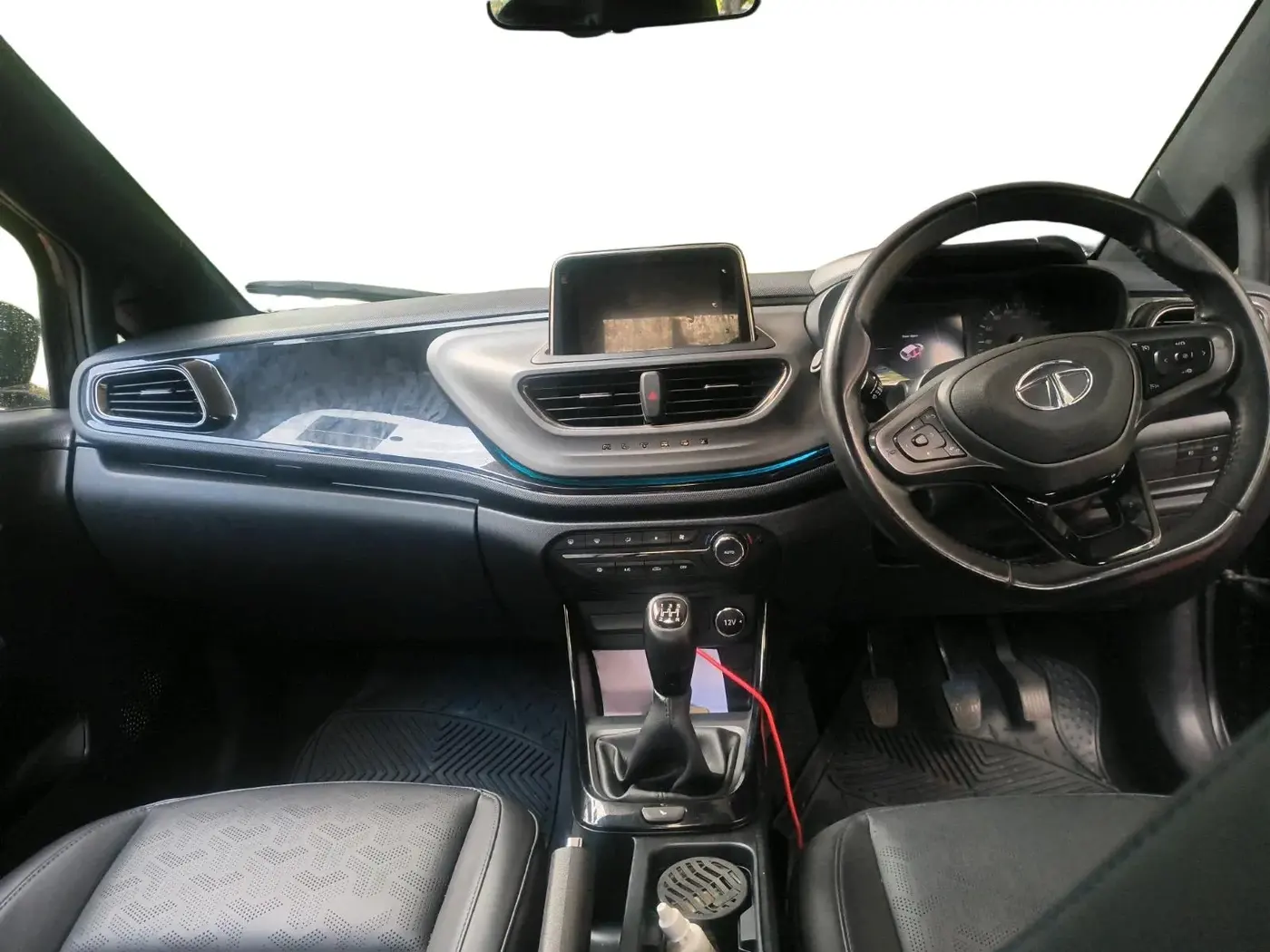 2023 Tata ALTROZ XZ PLUS PETROL DARK EDITION, Petrol, Manual, 25,248 km, interior