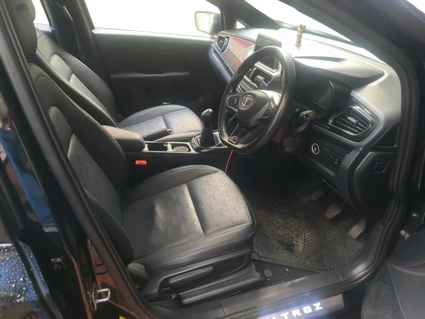 2023 Tata ALTROZ XZ PLUS PETROL DARK EDITION, Petrol, Manual, 25,248 km, interior