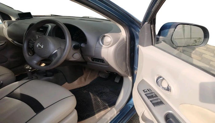 2015 Nissan Micra XV CVT, Petrol, Automatic, 40,147 km, interior