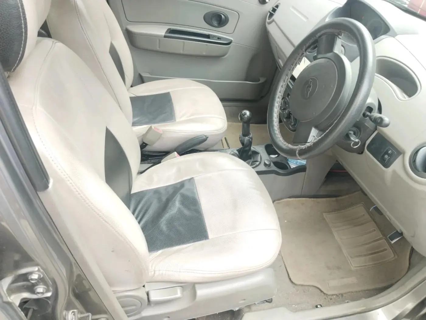 2013 Chevrolet Spark LS 1.0, Petrol, Manual, 63,930 km, interior