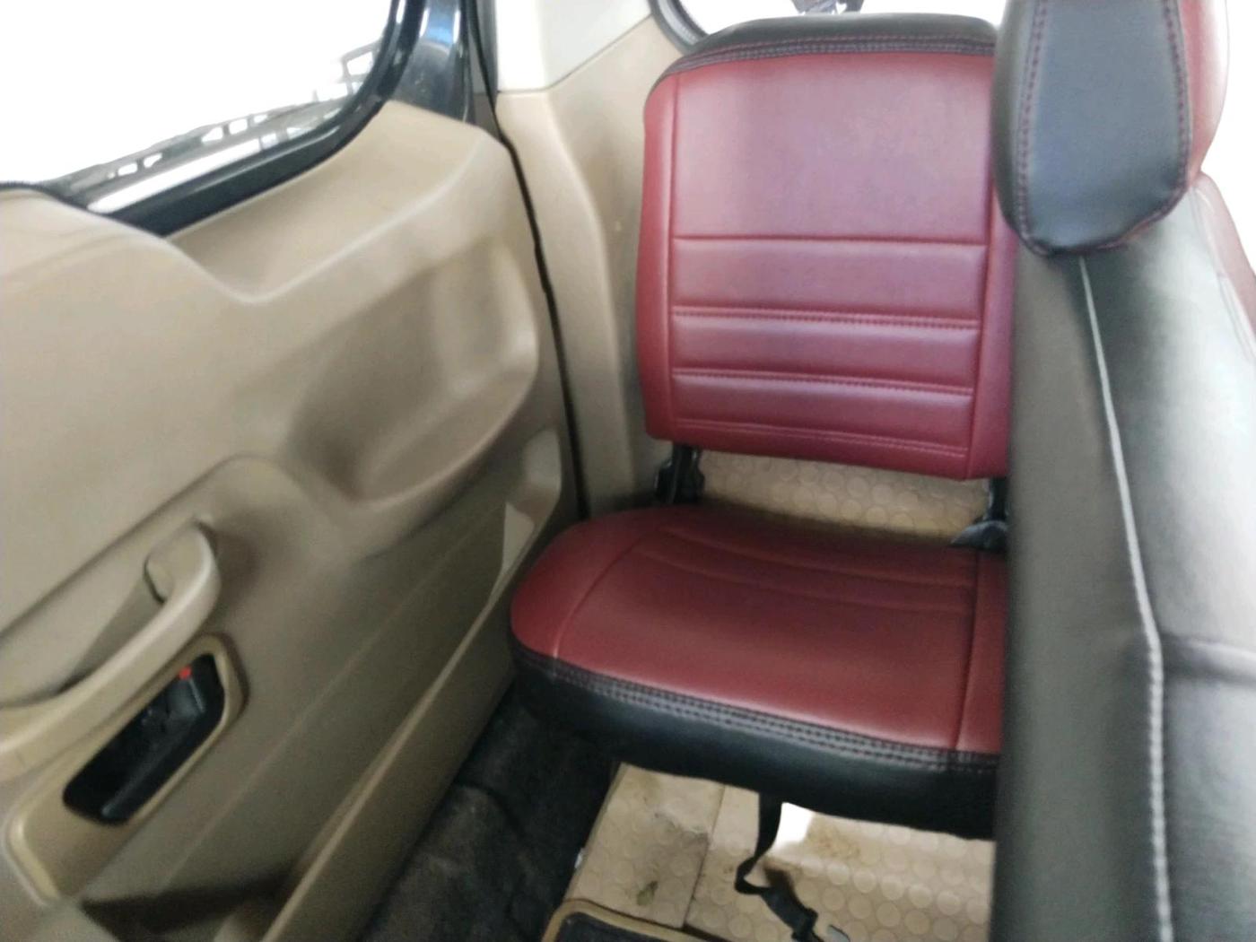 2015 Mahindra TUV300 T8, Diesel, Manual, 78,938 km, interior