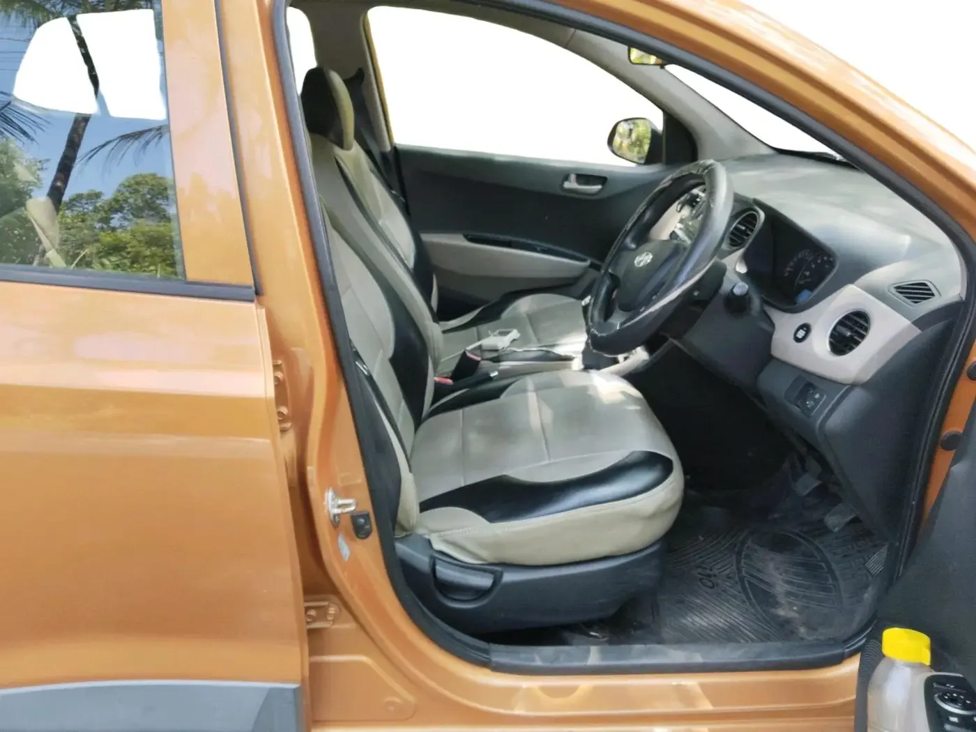 2014 Hyundai Grand i10 SPORTZ 1.2 KAPPA VTVT, Petrol, Manual, 1,33,100 km, interior