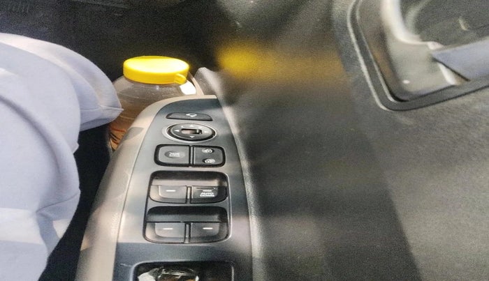 2014 Hyundai Grand i10 SPORTZ 1.2 KAPPA VTVT, Petrol, Manual, 1,32,306 km, interior