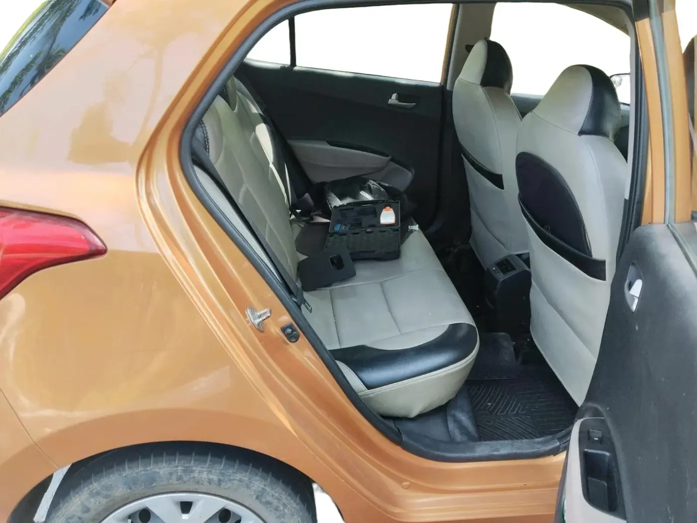 2014 Hyundai Grand i10 SPORTZ 1.2 KAPPA VTVT, Petrol, Manual, 1,33,100 km, interior