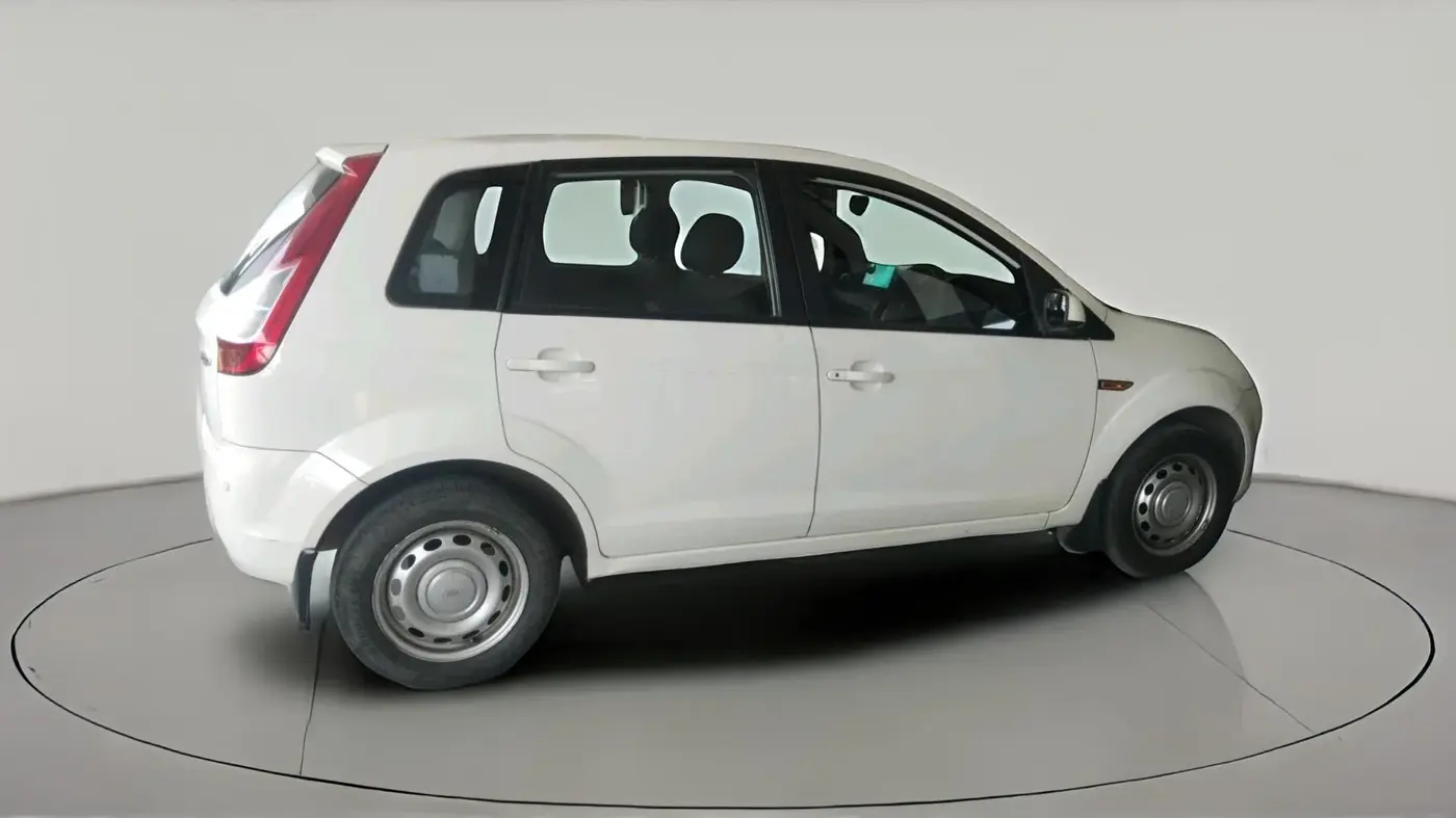 2015 Ford Figo LXI 1.2 PETROL, Petrol, Manual, 92,000 km, exterior