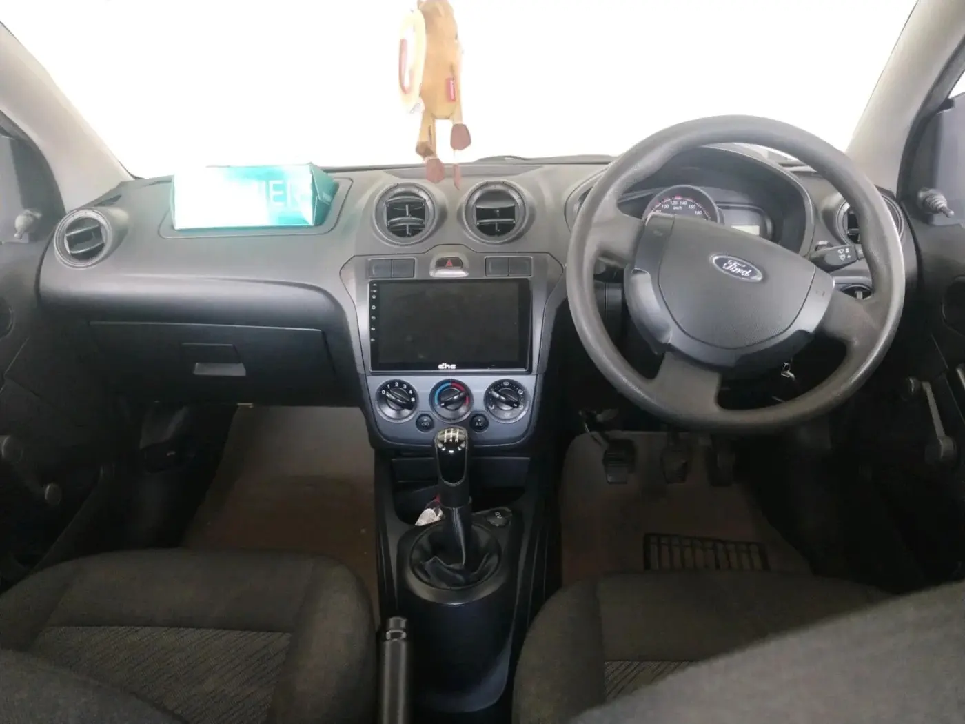 2015 Ford Figo LXI 1.2 PETROL, Petrol, Manual, 92,000 km, interior