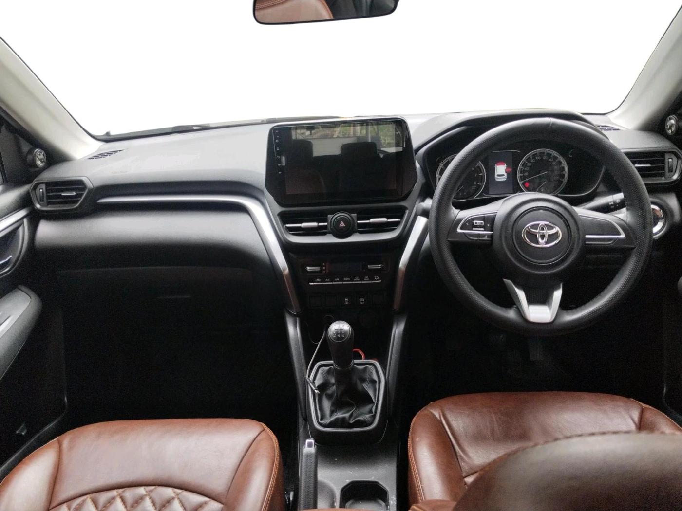 2024 Toyota URBAN CRUISER HYRYDER E NEO DRIVE, Petrol, Manual, 15,656 km, interior