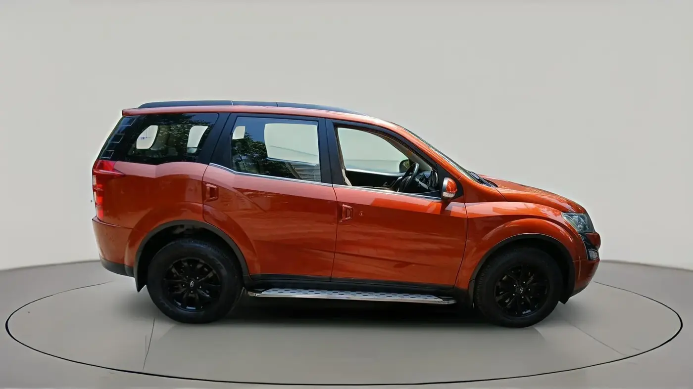 2015 Mahindra XUV500 W10, Diesel, Manual, 1,00,341 km, exterior