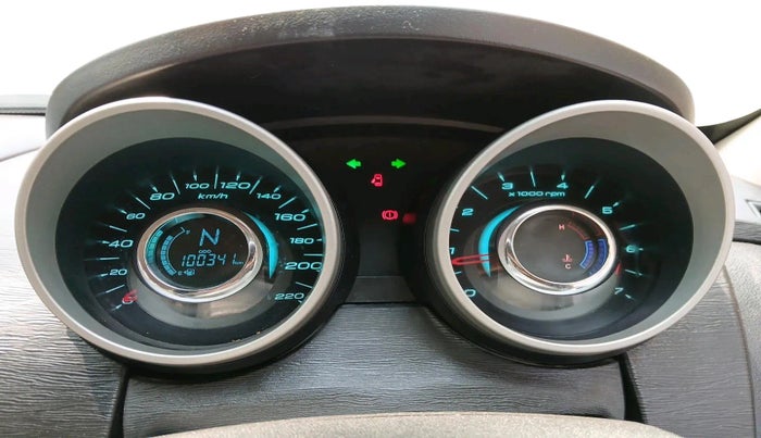 2015 Mahindra XUV500 W10, Diesel, Manual, 1,00,341 km, interior