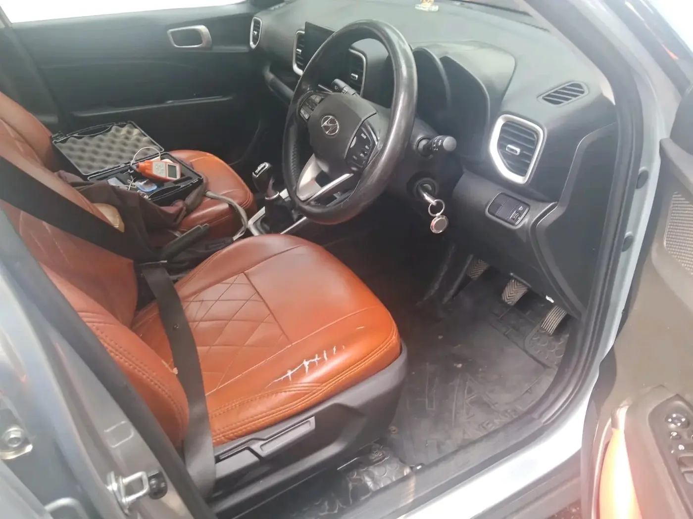 2020 Hyundai VENUE SX 1.5 CRDI, Diesel, Manual, 1,08,305 km, interior