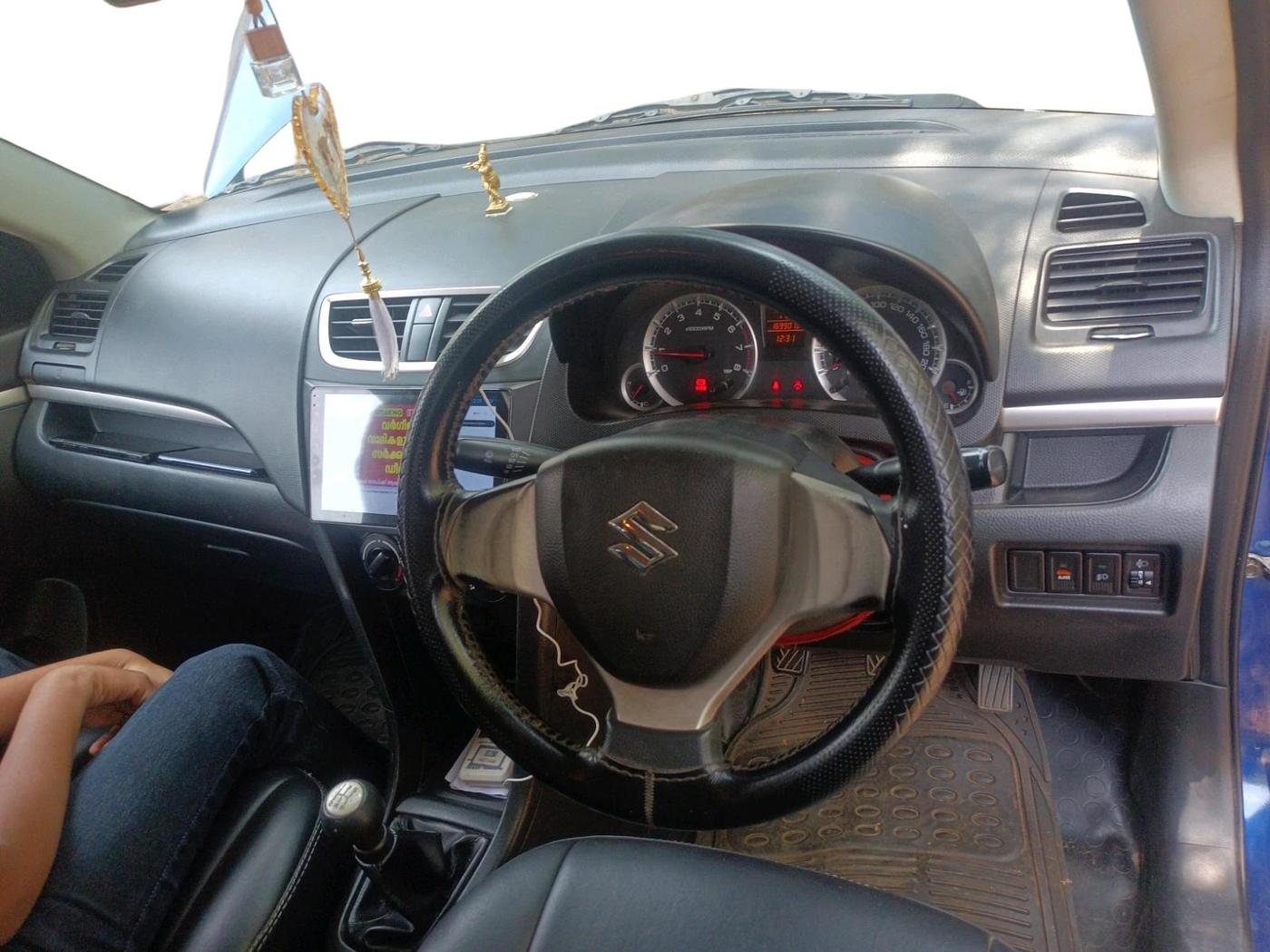 2014 Maruti Swift VXI, Petrol, Manual, 1,72,000 km, interior