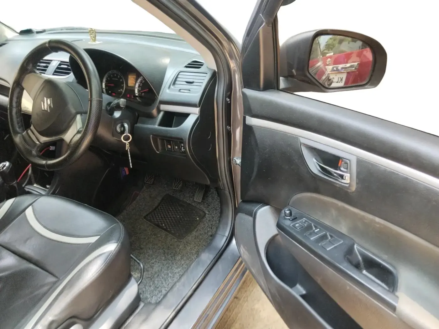 2017 Maruti Swift VXI, Petrol, Manual, 61,944 km, interior