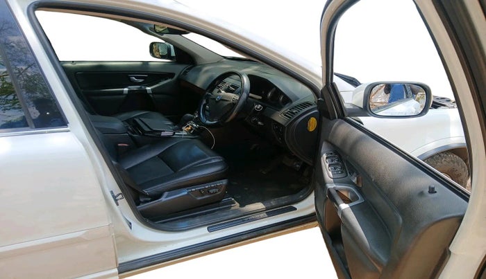 2013 Volvo XC 90 D5 AWD, Diesel, Automatic, 1,14,683 km, interior