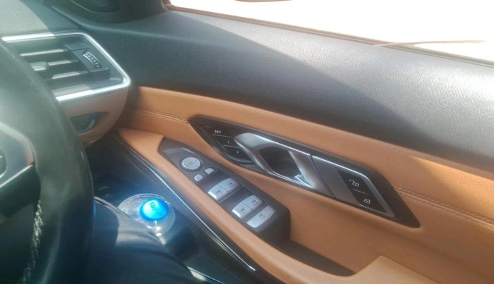 2022 BMW 3 Series 320D LUXURY EDITION, Diesel, Automatic, 24,470 km, interior