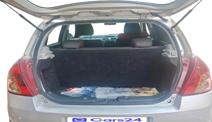 2006 Maruti Swift LXI 1.3, Petrol, Manual, 2,12,905 km, exterior