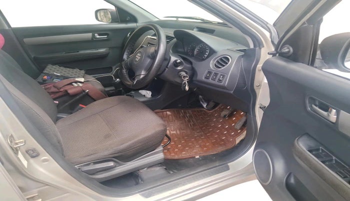 2006 Maruti Swift LXI 1.3, Petrol, Manual, 2,12,905 km, interior