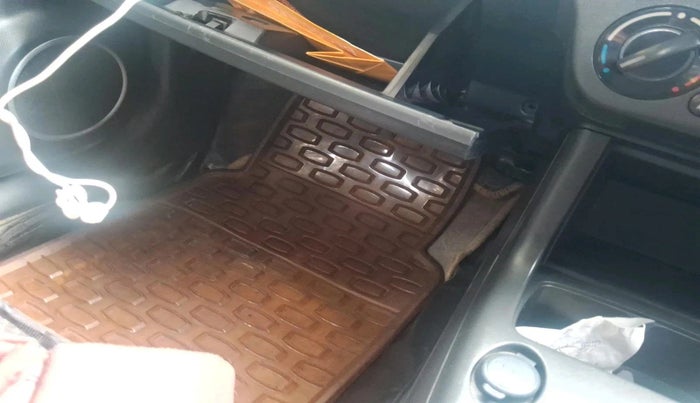 2006 Maruti Swift LXI 1.3, Petrol, Manual, 2,12,905 km, interior