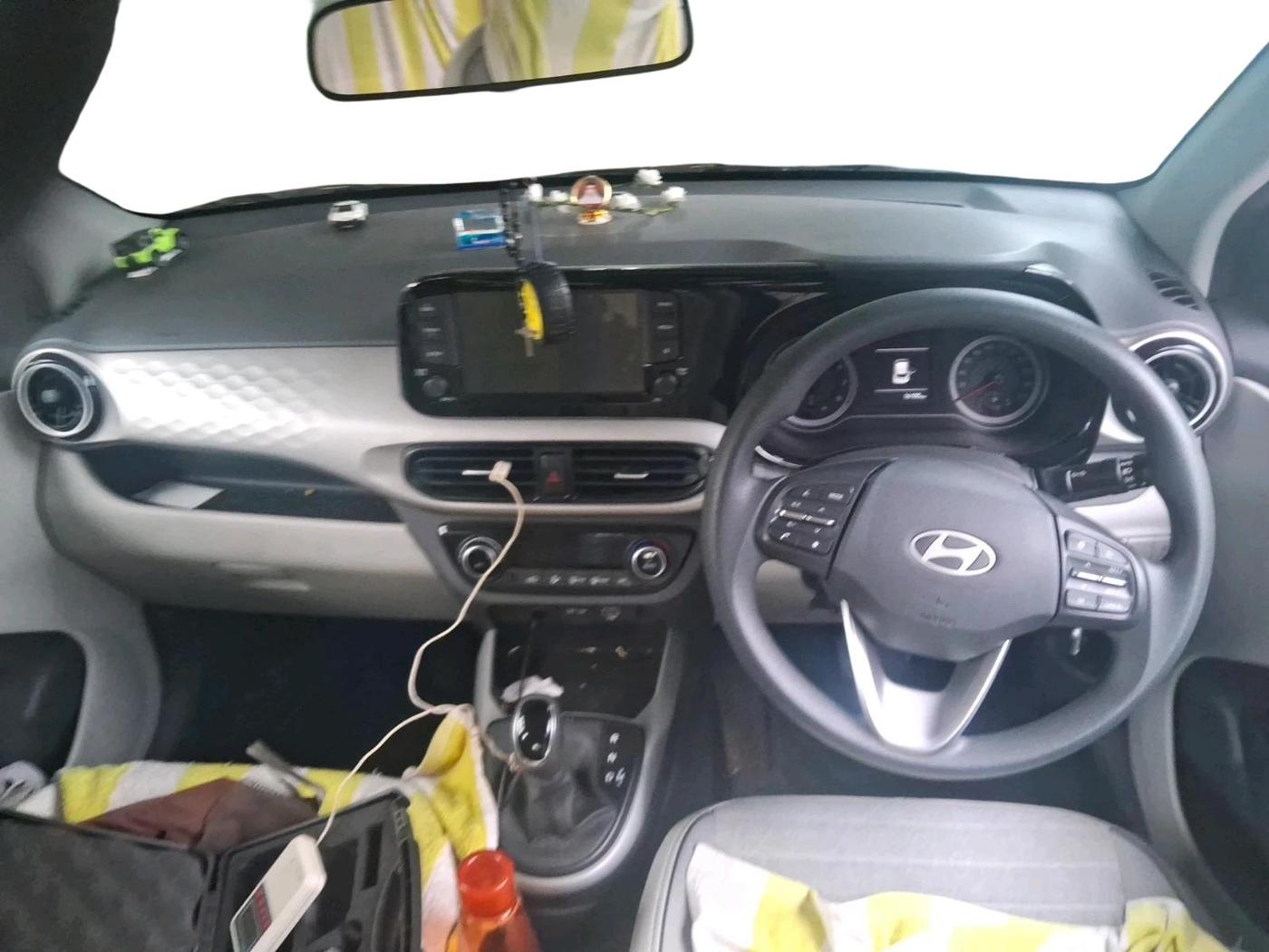 2024 Hyundai GRAND I10 NIOS SPORTZ AMT 1.2 KAPPA VTVT, Petrol, Automatic, 16,105 km, interior