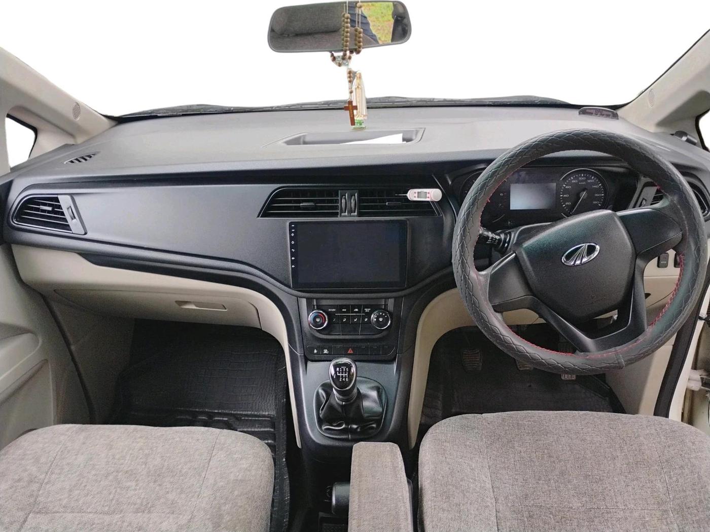 2018 Mahindra MARAZZO M4 8 STR, Diesel, Manual, 1,17,530 km, interior
