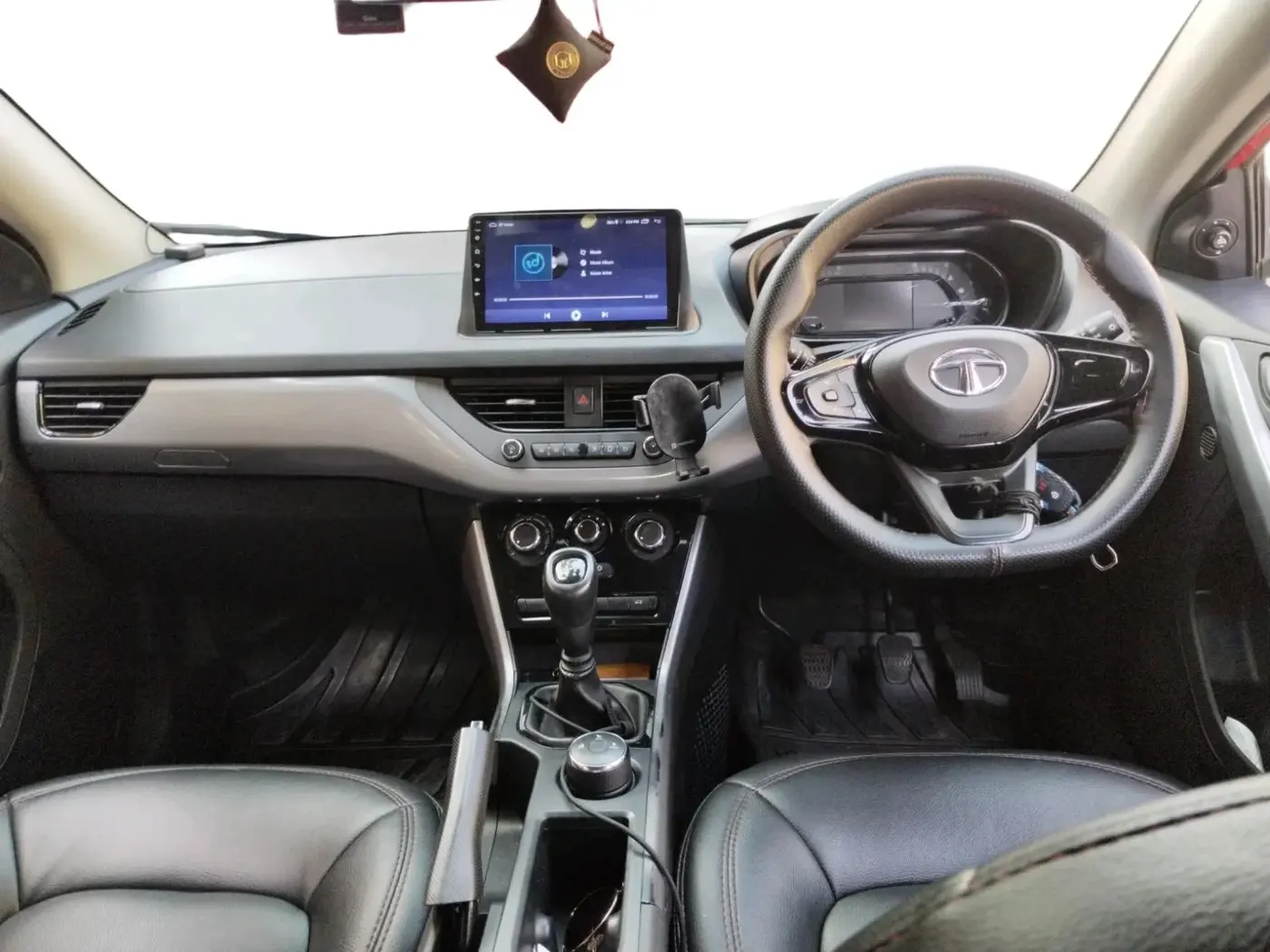 2021 Tata NEXON XM SUNROOF PETROL, Petrol, Manual, 67,920 km, interior