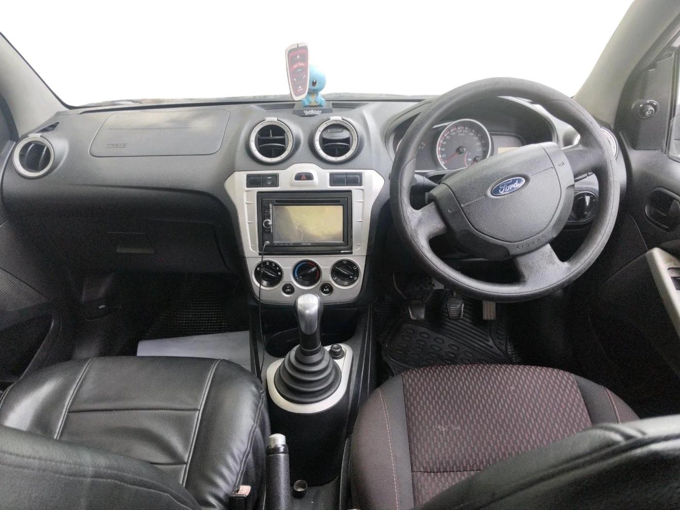 2011 Ford Figo TITANIUM 1.4 DIESEL, Diesel, Manual, 1,51,830 km, interior