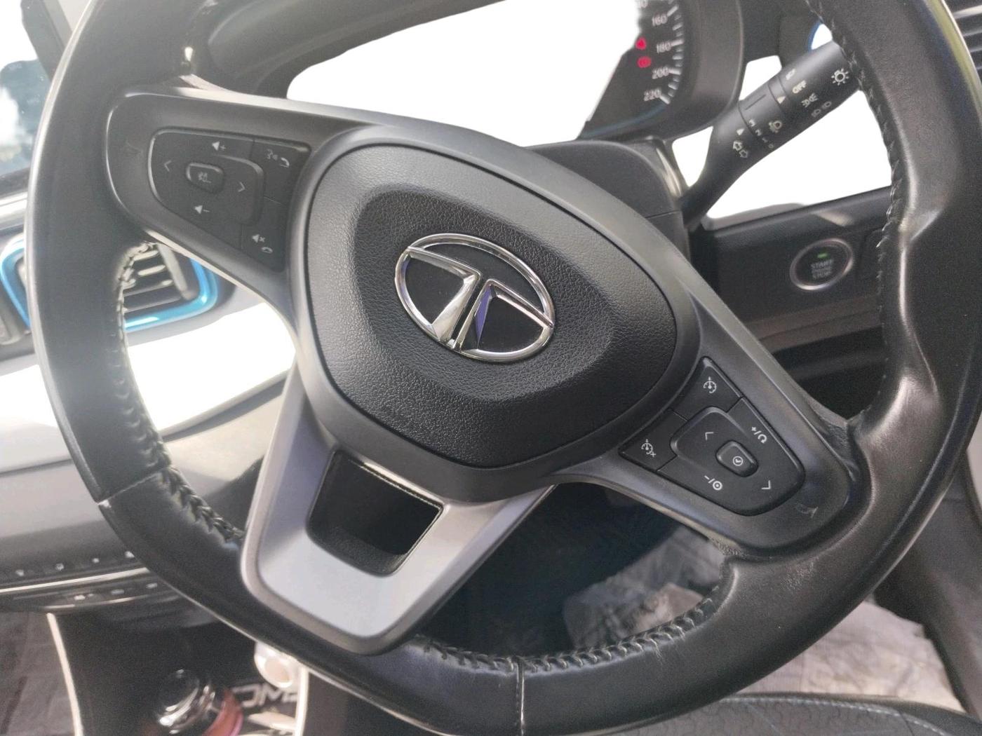 2021 Tata PUNCH CREATIVE AMT 1.2 RTN DUAL TONE, Petrol, Automatic, 34,462 km, interior