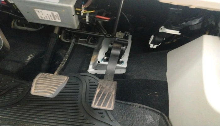 2021 Mahindra XUV300 W8 (O) 1.2 PETROL, Petrol, Manual, 43,062 km, interior