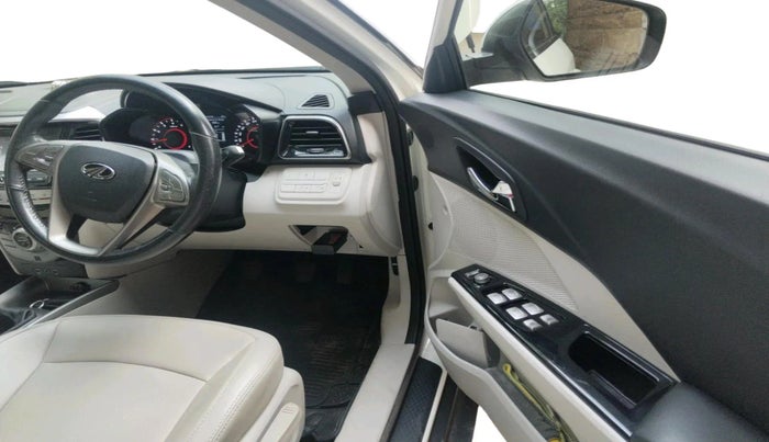 2021 Mahindra XUV300 W8 (O) 1.2 PETROL, Petrol, Manual, 43,062 km, interior