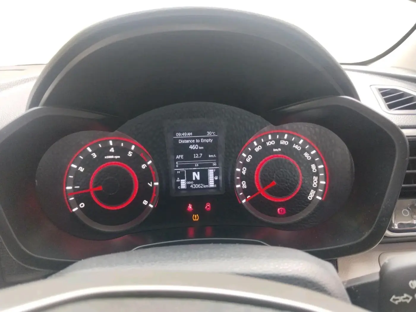 2021 Mahindra XUV300 W8 (O) 1.2 PETROL, Petrol, Manual, 43,062 km, interior