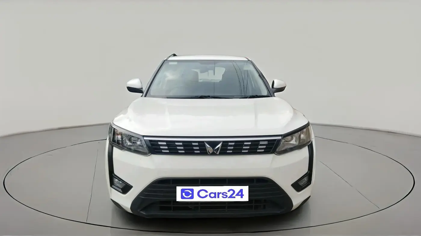 2022 Mahindra XUV300 W6 1.2 PETROL AMT, Petrol, Automatic, 23,341 km, exterior