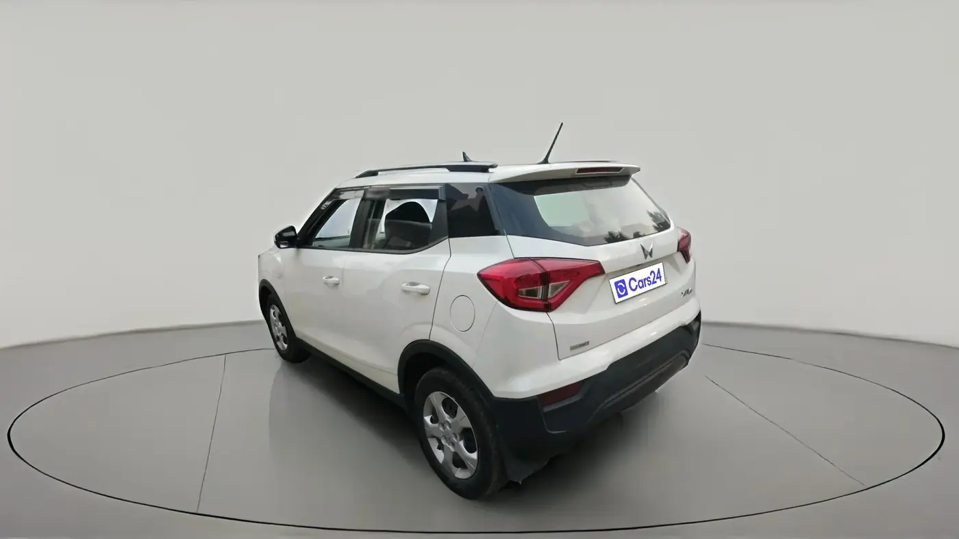 2022 Mahindra XUV300 W6 1.2 PETROL AMT, Petrol, Automatic, 23,341 km, exterior