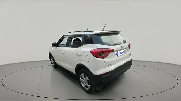 2022 Mahindra XUV300 W6 1.2 PETROL AMT, Petrol, Automatic, 23,341 km, exterior
