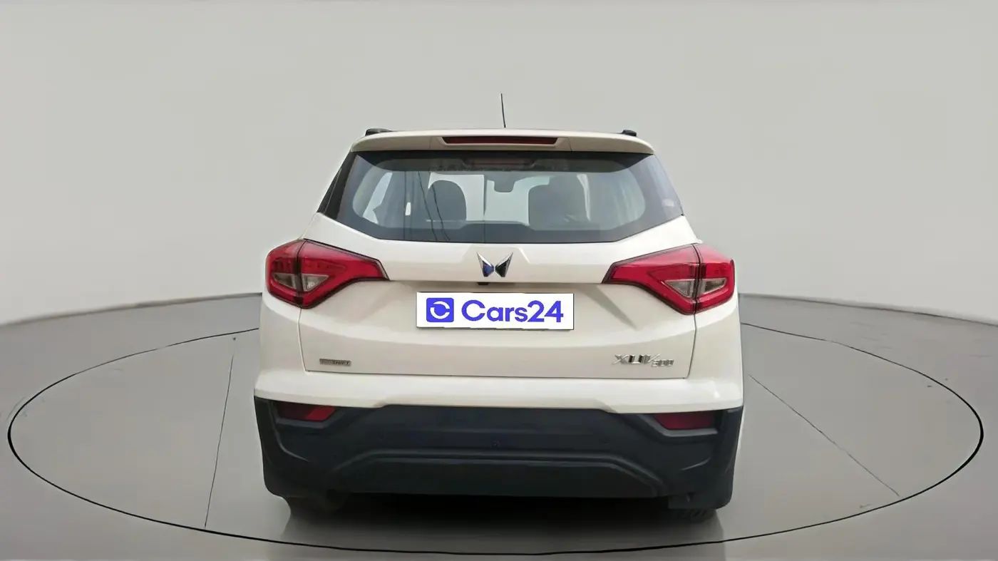 2022 Mahindra XUV300 W6 1.2 PETROL AMT, Petrol, Automatic, 23,341 km, exterior