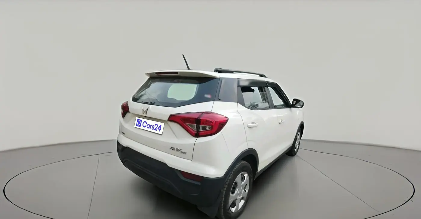 2022 Mahindra XUV300 W6 1.2 PETROL AMT, Petrol, Automatic, 23,341 km, exterior