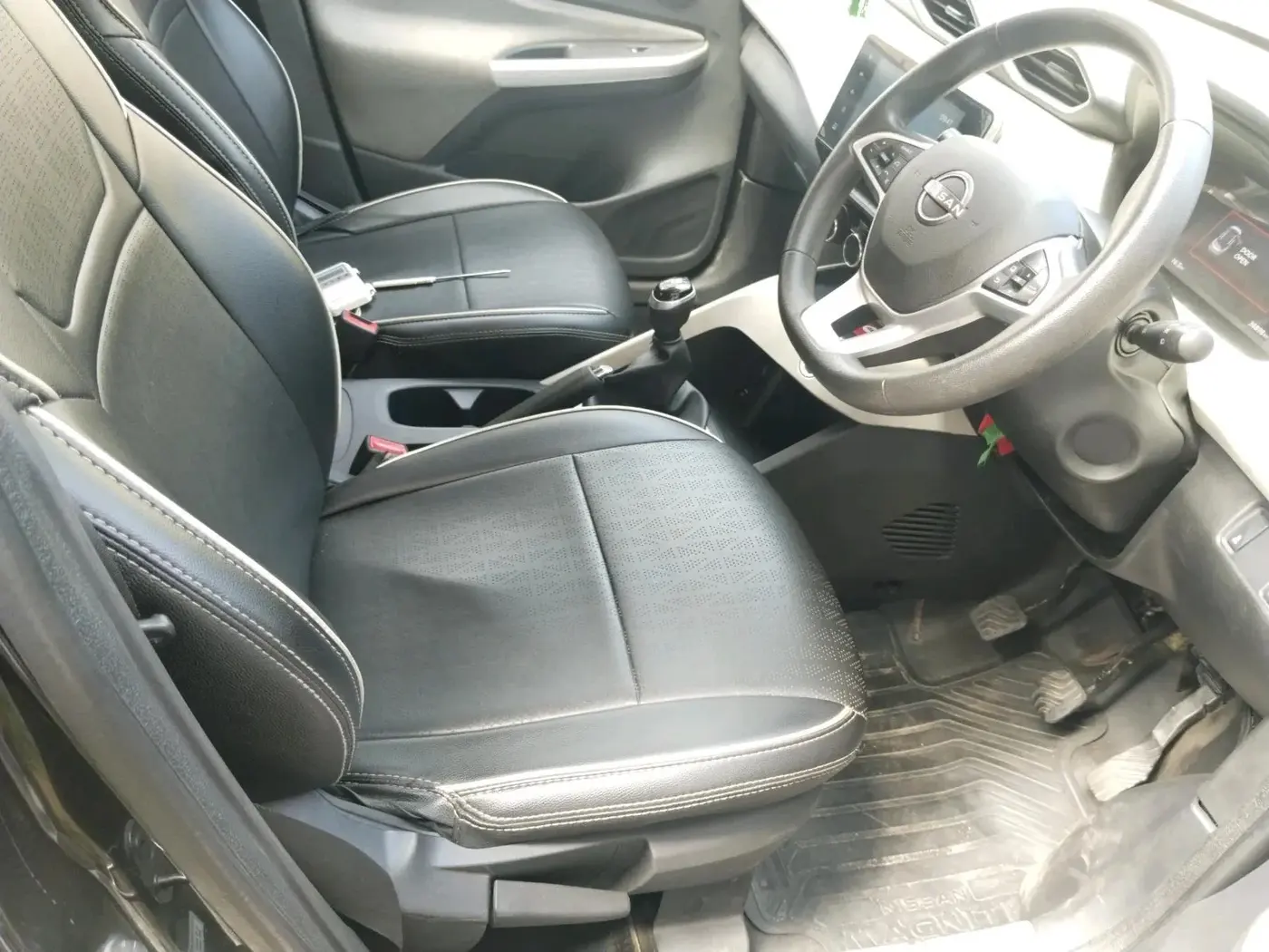 2023 Nissan MAGNITE XV TURBO, Petrol, Manual, 40,000 km, interior