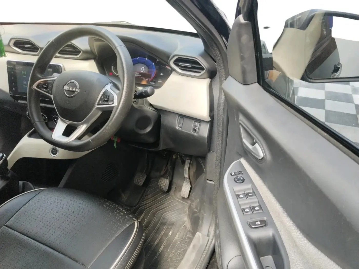 2023 Nissan MAGNITE XV TURBO, Petrol, Manual, 40,000 km, interior