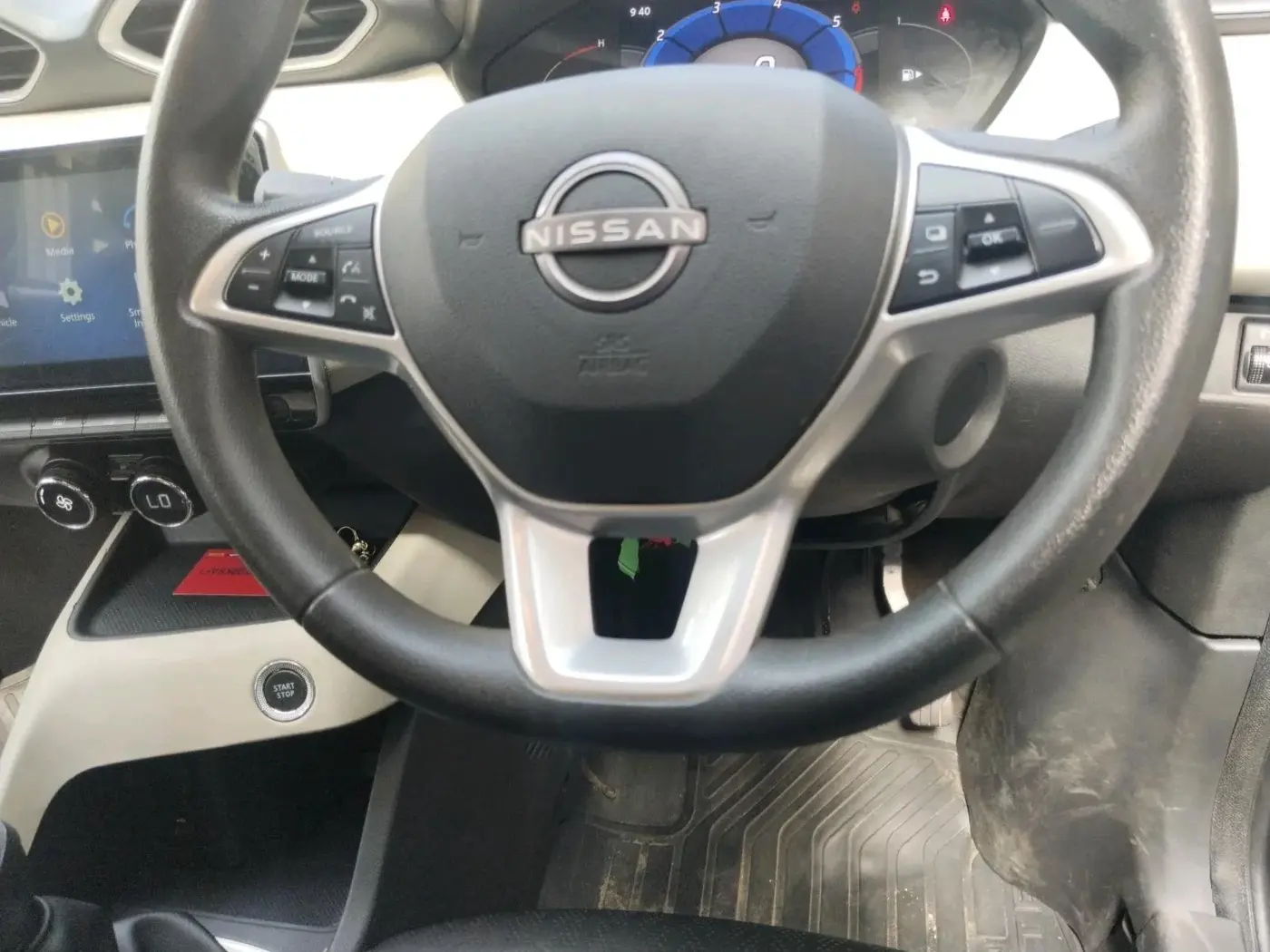 2023 Nissan MAGNITE XV TURBO, Petrol, Manual, 40,000 km, interior