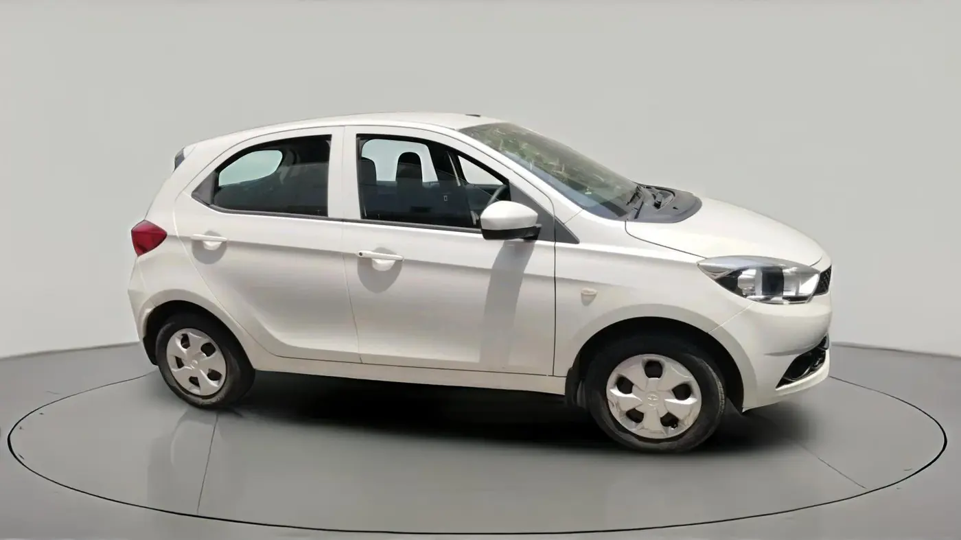 2018 Tata Tiago XT PETROL, Petrol, Manual, 33,142 km, exterior