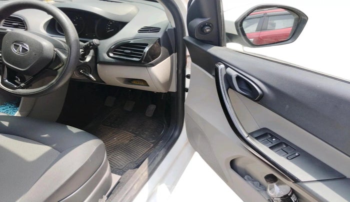 2018 Tata Tiago XT PETROL, Petrol, Manual, 33,142 km, interior