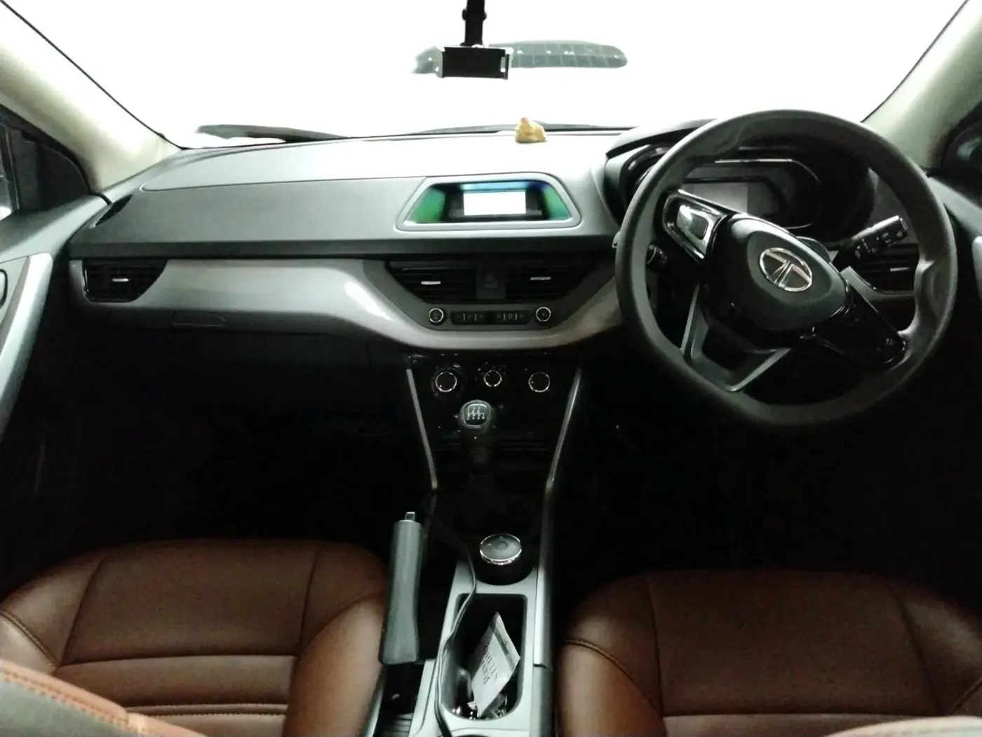 2020 Tata NEXON XM PETROL, Petrol, Manual, 55,449 km, interior