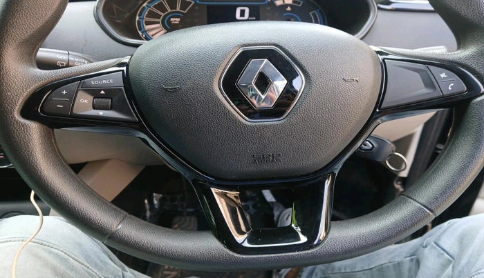 2024 Renault TRIBER RXT, Petrol, Manual, 8,372 km, interior