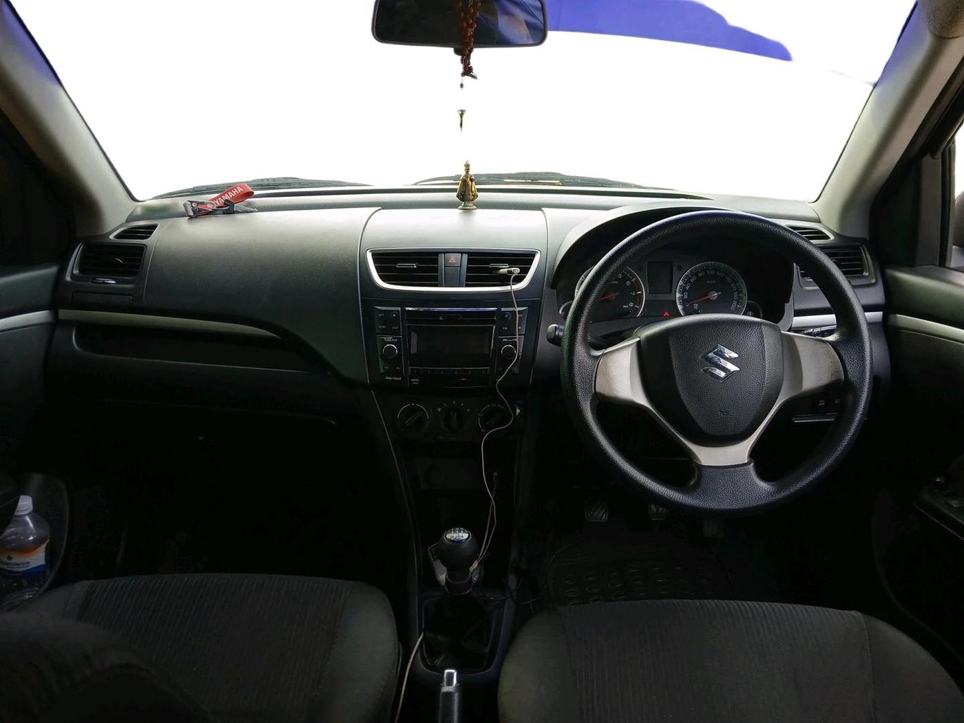 2015 Maruti Swift VXI, Petrol, Manual, 65,305 km, interior