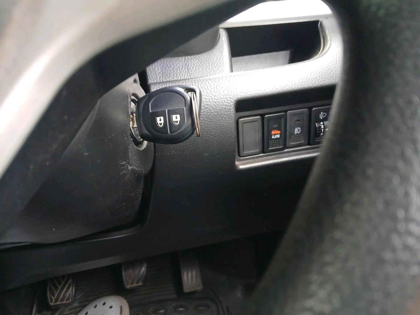 2015 Maruti Swift VXI, Petrol, Manual, 65,305 km, interior