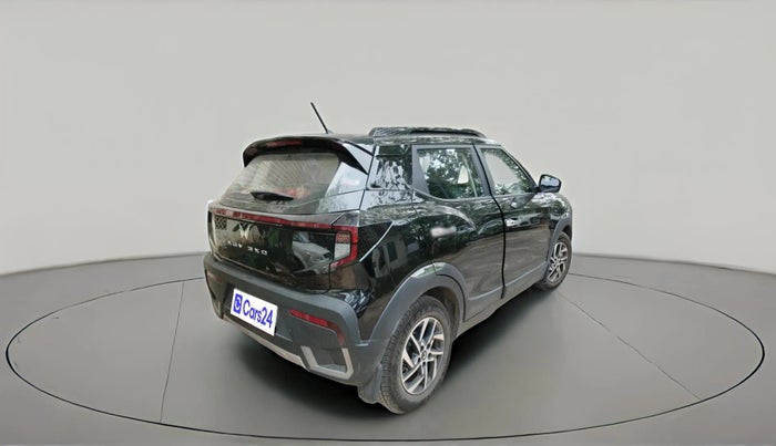 2025 Mahindra XUV 3XO AX5 1.2 L TCMPFI AT, Petrol, Automatic, 5,035 km, exterior