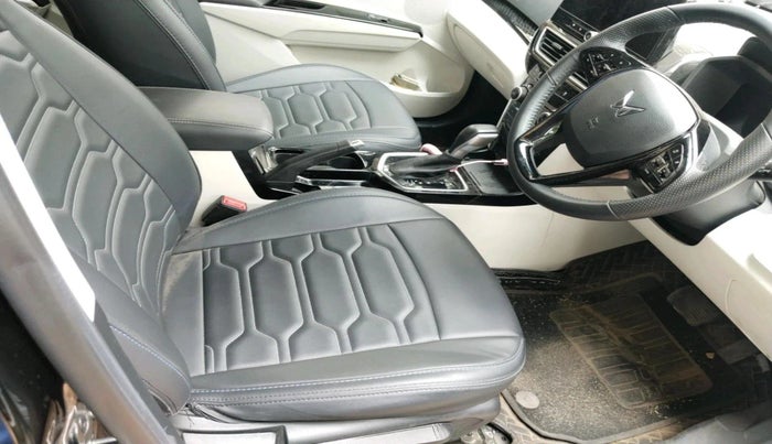 2025 Mahindra XUV 3XO AX5 1.2 L TCMPFI AT, Petrol, Automatic, 5,035 km, interior