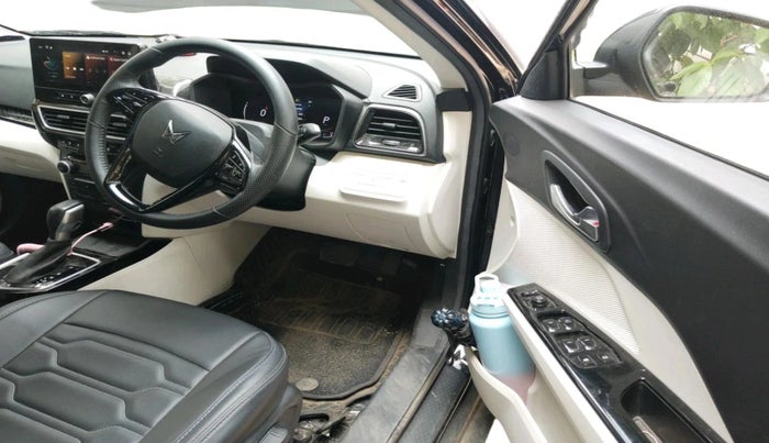 2025 Mahindra XUV 3XO AX5 1.2 L TCMPFI AT, Petrol, Automatic, 5,035 km, interior