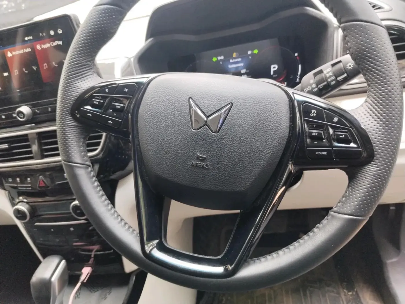 2025 Mahindra XUV 3XO AX5 1.2 L TCMPFI AT, Petrol, Automatic, 5,035 km, interior